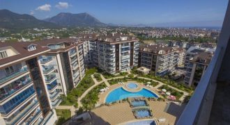 شقة باطلالة بانورامية على البحر والمدينة والجبال في الانيا