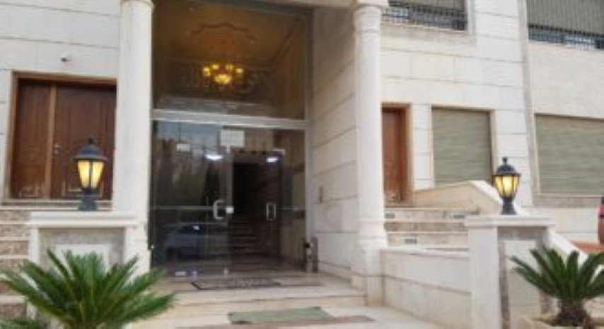 شقتين للبيع في دير غبار